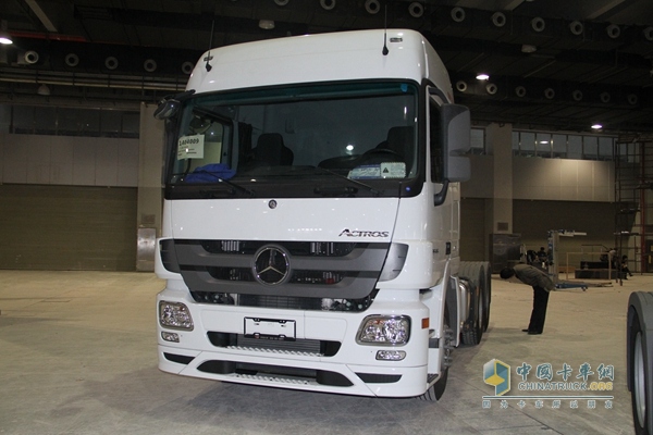 奔驰 Actros重卡 456马力 6×2 牵引车（车队之星）(型号2646)