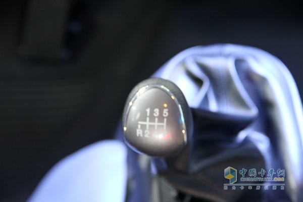 江淮 威司达中卡 迈斯福165马力 国四 载货车