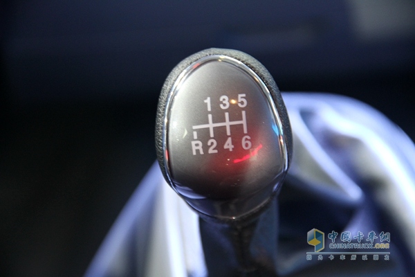 江淮 威司达中卡 迈斯福165马力 国四 载货车