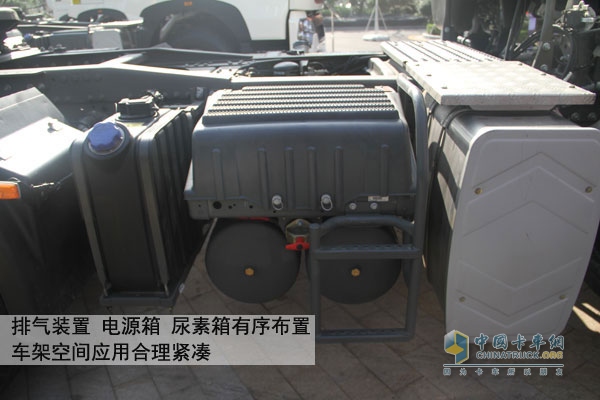 中国重汽HOWO-T7H AMT牵引车