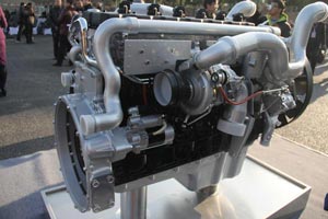 中国重汽 MC07.35 350马力 两级增压柴油机