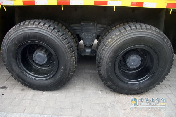 上汽依维柯红岩杰狮 6×4 290马力 国Ⅳ随车起重运输车