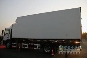 中国重汽 汕德卡 380马力 4X2 国四甩厢冷藏车