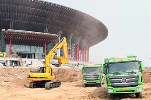 欧曼新型渣土车助力北京新机场工程建设
