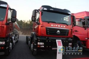 中国重汽 C7H 360马力 8X4轻量化搅拌车底盘