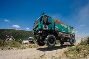 IVECO车队在2015达喀尔拉力赛中首战告捷