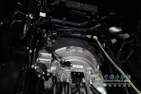 四川现代 Xcient创虎 410马力 8X4 国四 载货车