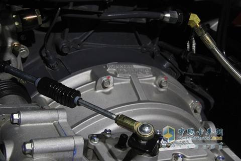 四川现代 Xcient创虎 410马力 8X4 国四 载货车