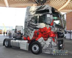 滚动的艺术品 德国曼恩卡车与“摇滚”一同出发