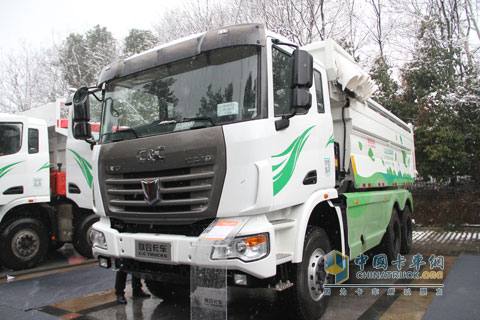 联合卡车 玉柴 340马力 6X4LNG城建渣土车