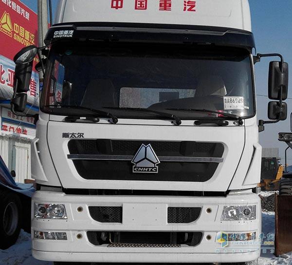 中国重汽新斯太尔-M5G 6X2牵引车