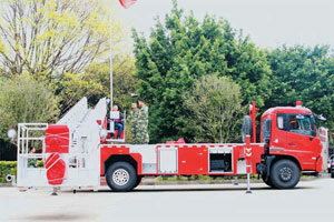 玉林购置2台德国云梯消防车