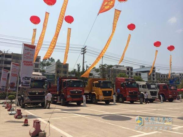 中国重汽HOWO-T系列重卡走进广西
