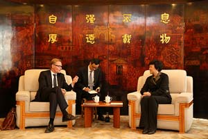 沃尔沃集团携手清华大学成立绿色经济与可持续发展研究中心