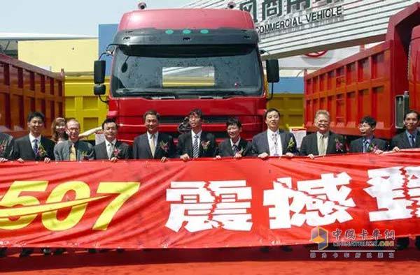 东风柳汽“霸龙507”首次亮相第十二届上海国际车展