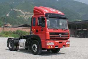促销：上汽依维柯红岩杰狮M1004X2牵引车降2万