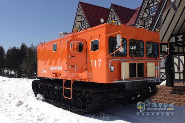 极地雪地车