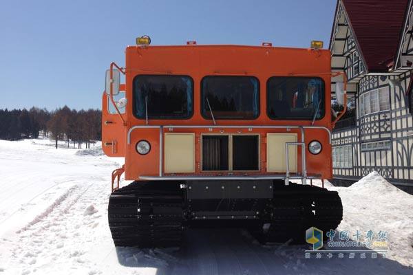 极地雪地车