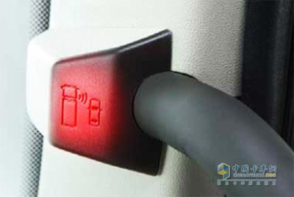 沃尔沃卡车车道变换支持系统警示灯