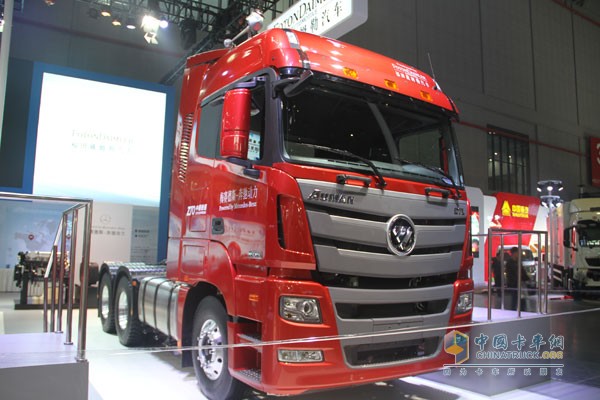 福田戴姆勒欧曼GTL高顶高地板6系6X4牵引车（奔驰版）外观