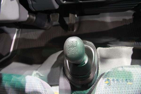 庆铃 五十铃600P 120马力 4X2 国四 冷藏车