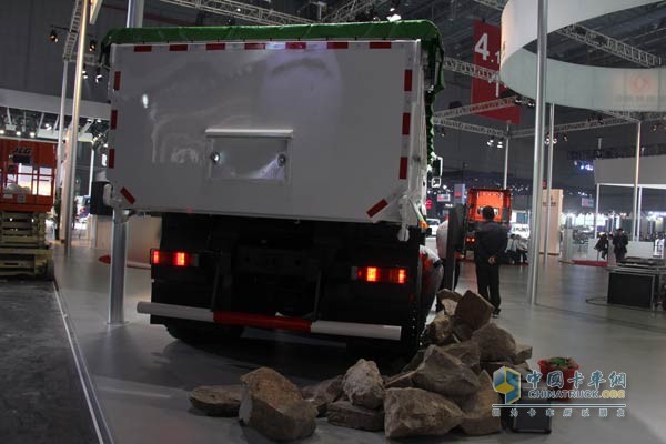 东风商用车 东风大力神 6×4 智能渣土车