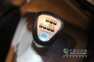 福田戴姆勒欧曼GTL高顶高地板6系6X4牵引车（奔驰版）