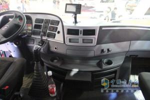 福田戴姆勒欧曼GTL高顶高地板6系6X4牵引车（奔驰版）