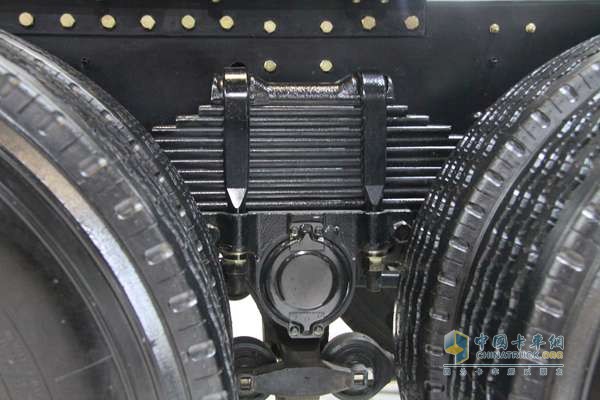 庆铃·五十铃 VC46 370马力 6X4 国四 牵引车