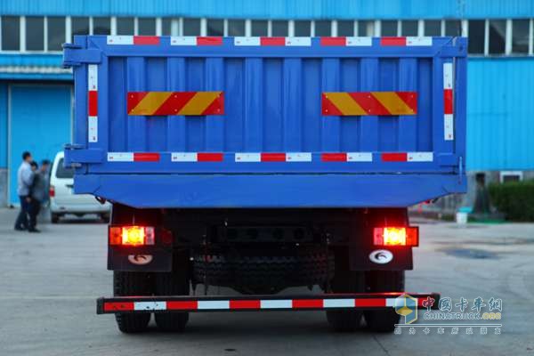 时代金刚 玉柴130马力 4X2国四自卸车 
