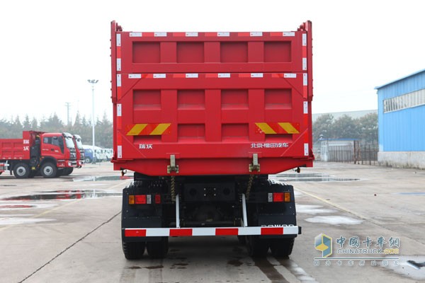福田瑞沃 潍柴336马力 8X4 国四 重载型工程车