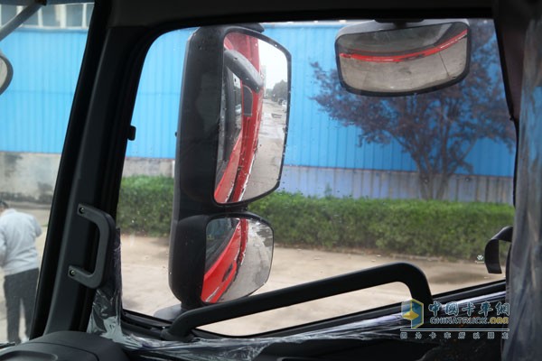 福田瑞沃 潍柴336马力 8X4 国四 重载型工程车