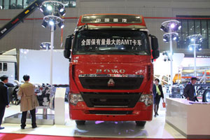 中国重汽HOWO T7H 国五 AMT 440马力6X4牵引车