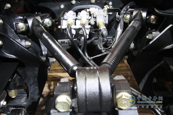 一汽解放 J6领航版 锡柴460马力 6x4牵引车