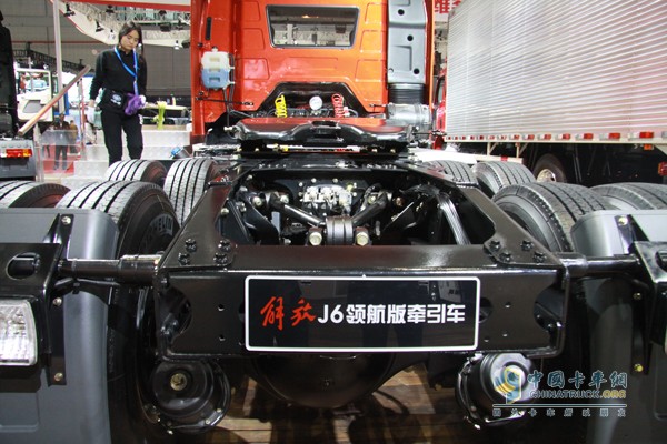 一汽解放 J6领航版 锡柴460马力 6x4牵引车