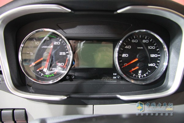 一汽解放 J6领航版 锡柴460马力 6x4牵引车