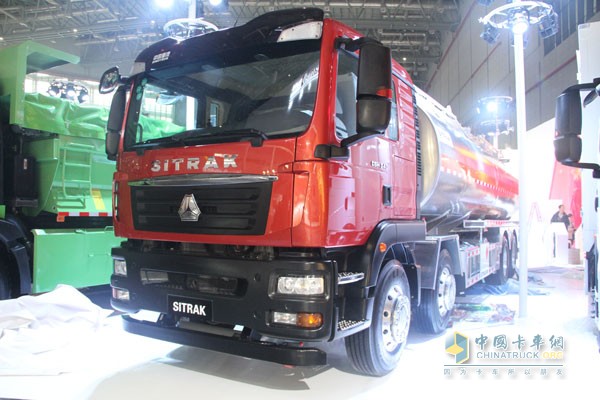 中国重汽SITRAK汕德卡C5H 国五 空气悬架 32T总重8X4燃油运输车