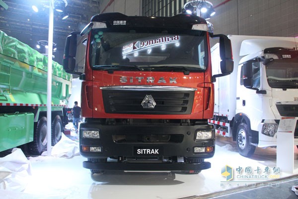 中国重汽SITRAK汕德卡C5H 国五 空气悬架 32T总重8X4燃油运输车