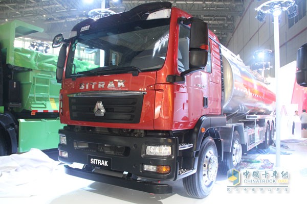 中国重汽SITRAK汕德卡C5H 国五 空气悬架 32T总重8X4燃油运输车