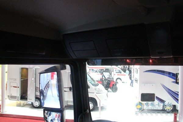 中国重汽SITRAK汕德卡C5H 国五 空气悬架 32T总重8X4燃油运输车