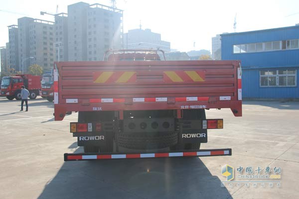 瑞沃中卡 康明斯国Ⅳ动力 4×2 标载型背面
