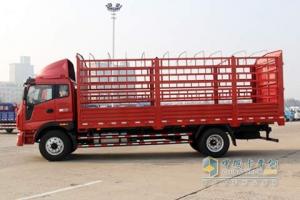 瑞沃中卡康明斯国四154马力 4×2 仓栏仓栅车