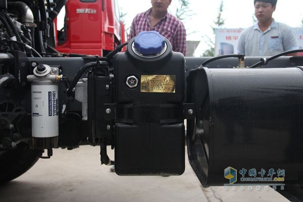 江淮 格尔发K6 165马力 4×2 国四 排半载货车