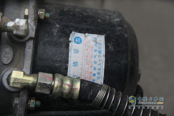 江淮 格尔发K6 165马力 4×2 国四 排半载货车