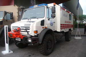 梅赛德斯-奔驰乌尼莫克（Unimog）U4000 4X4全地形救护车底盘