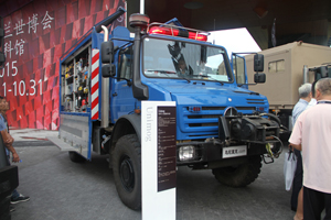 梅赛德斯-奔驰乌尼莫克（Unimog）U4000 4X4地震救援车底盘