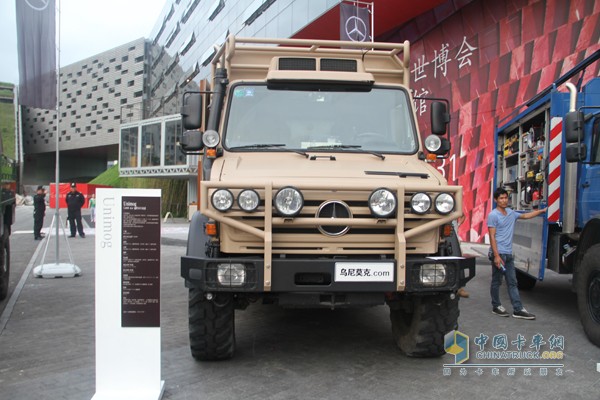 梅赛德斯-奔驰乌尼莫克（Unimog）U4000 4X4越野房车底盘