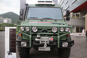 梅赛德斯-奔驰乌尼莫克（Unimog）U4000 4X4越野底盘