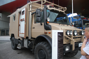 梅赛德斯-奔驰乌尼莫克（Unimog）U4000 4X4越野房车底盘