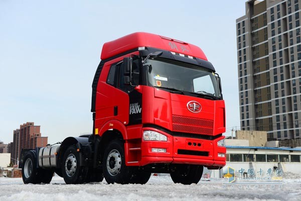 一汽解放J6P 6×2大马力牵引车